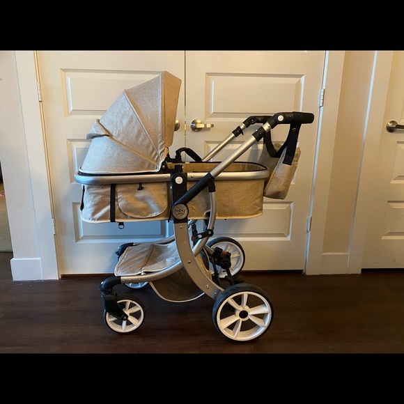 Honey joy stroller 2in1 convertible from bassinet to toddler seat. - Picture 1 of 4